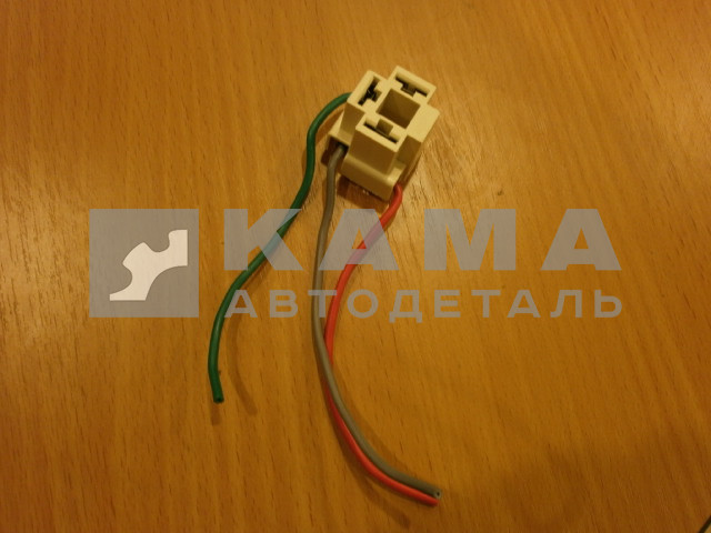 разъем на фарную лампу (3 клеммы "МАМА" с проводами)