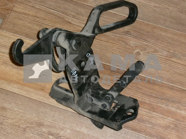 запор кабины в сб ст/обр правый 5320-5018010 (с пружиной)