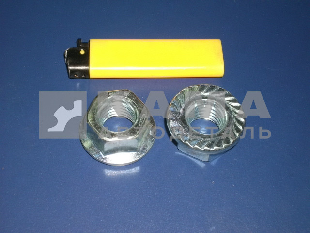 гайка колеса 5320 М18 с плоской шайбой