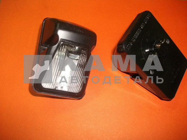 фонарь габарит "треугол." 26.3712010-10 белый/черный на лампе (на крышу.)