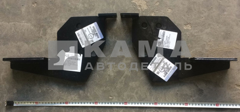 кронштейн буксировочной петли (Пластина на раму) ПРАВЫЙ 65115-2801500