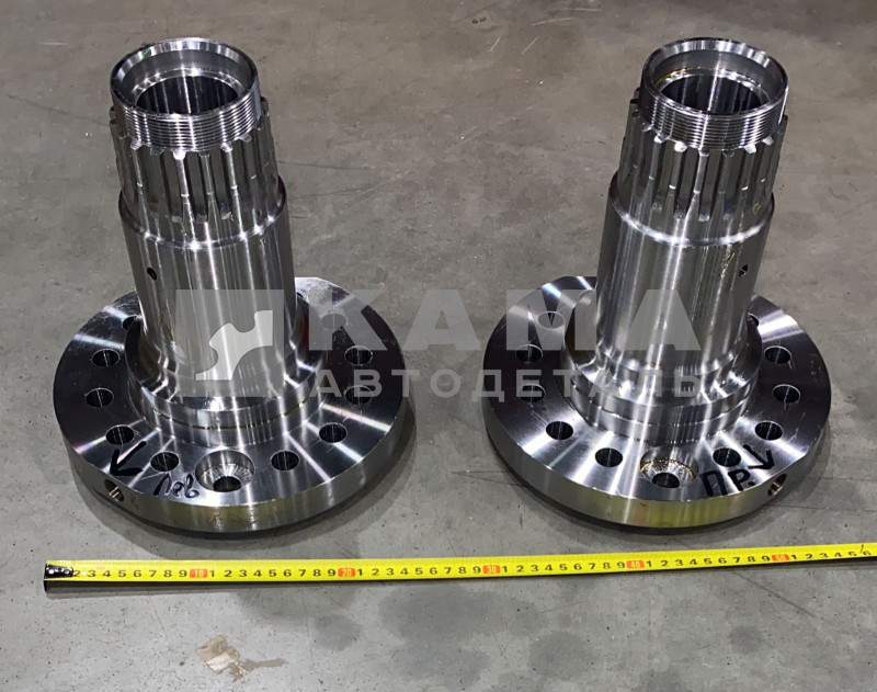 Цапфа ступицы Задн моста Правая 6560-2401084-10