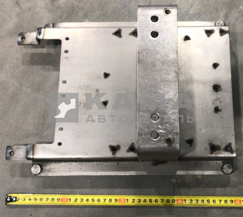 кронштейн крепления столика (полка нижняя) 5460-4011070