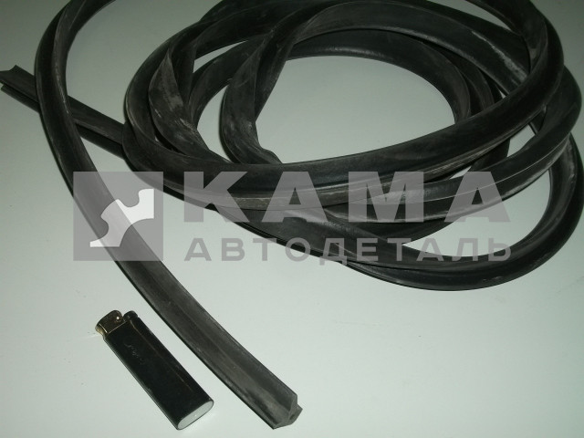 уплотнитель двери приклеиваемый 5320-6107147 (на саму дверь, мягкий)