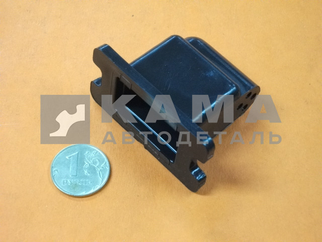 чехол защитный 4-х клемный электроразъем, БОКОВОЙ вывод 5320-3716017 (не прямой ...057)