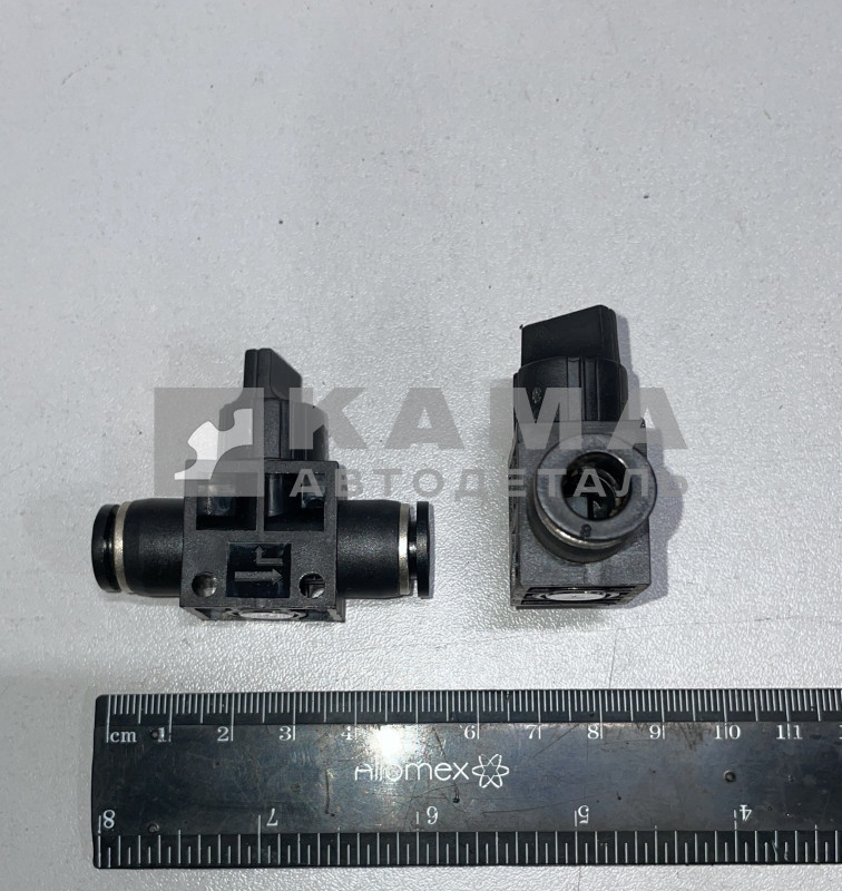 фитинг Пластмасс. Прямой Д 8 с краном