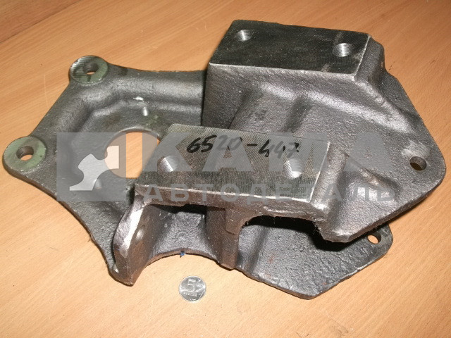 кронштейн рессоры передней 6520-2902447 (задний)