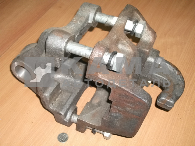 кронштейн реактивной штанги 5320-2919074 на болтах в сборе