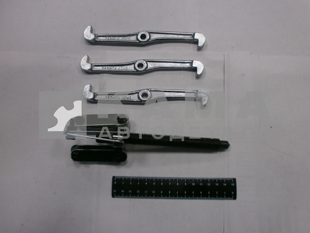 съемник механический: подшипников, шестерен, шкивов, 150 мм., тройной // (525355/6593150)