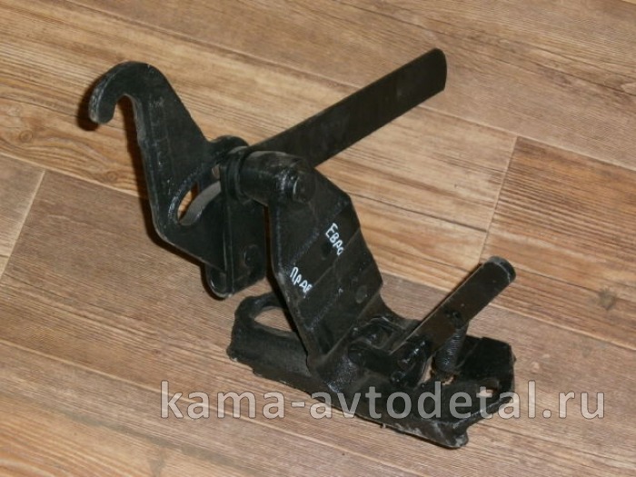 запор кабины в сб ЕВРО правый 53205-5018010 (с пружиной) 53205-5018010