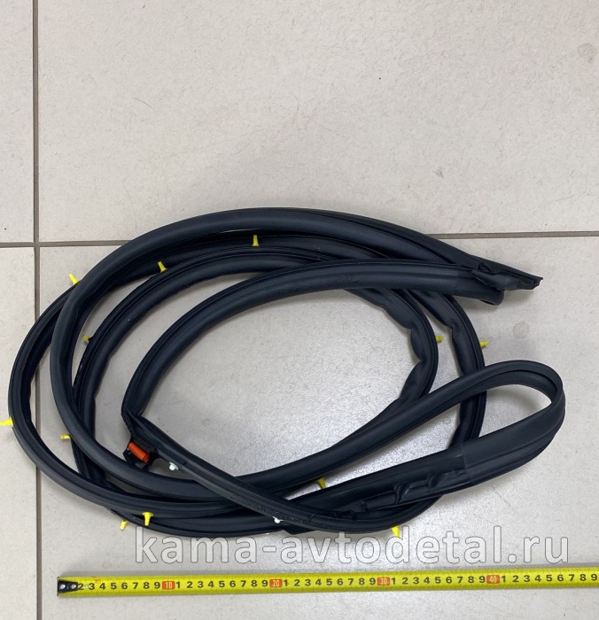 NISSAN/INFINITI уплотнитель двери FX 80831CG000 80831CG000 NISSAN/INFINITI уплотнитель двери FX 80831CG000 80831CG000