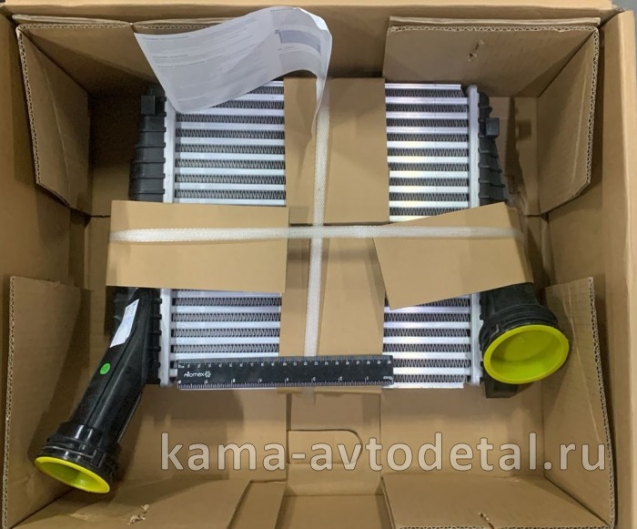 VAG интеркулер правый VW TOUAREG (02-)/TOUAREG II "LUZAR" LRIC1856 LRIC1856