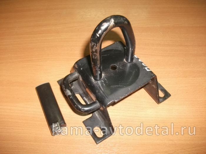 кронштейн ПЕТЛЯ запора кабины правый 5320-5018050 голый* С ушком 5320-5018050