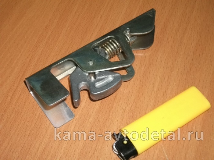 замок облицовочной панели кабины ("КАПОТА") в сборе 5320-8406010 5320-8406010