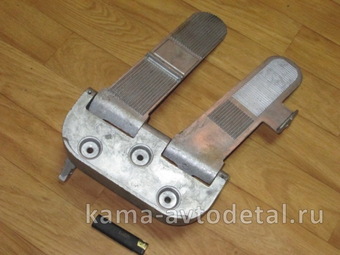 блок педалей (газ+тормоз) стар.обр в сборе (5320-1108010 + 5320-1108025; 5320-1111514) 5320-1111514