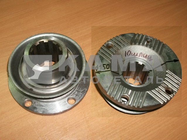 флянец Редуктора 53205-036 Торц.шлиц (D150,10вн.шлиц) ЗАВОД 53205-2402036 (м/о,пер.мост,РК)*